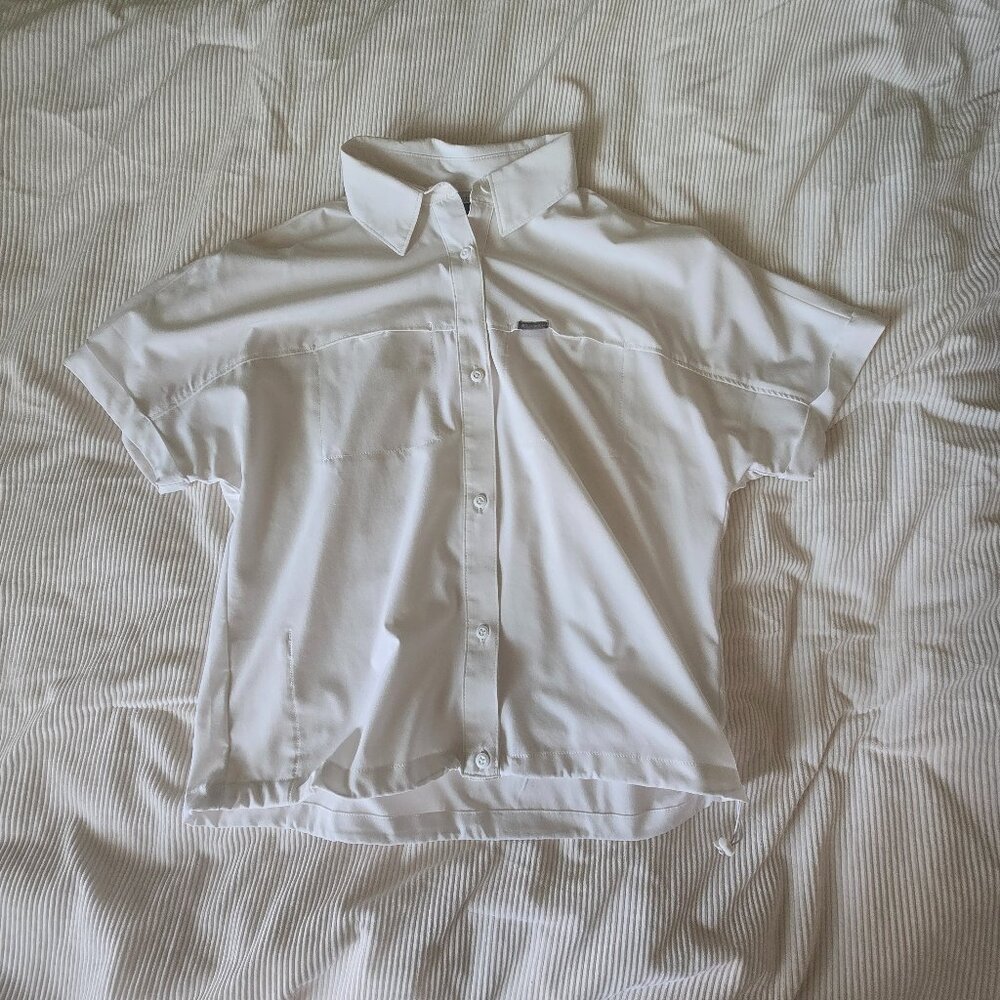 Women's Columbia Sportswear White Button-Up Shorts-leeve - X-Small